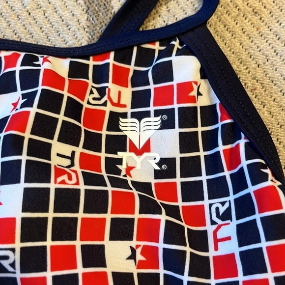TYR kids USA 2012 Olympics Diamondback Print Swimsuit, size 20 - Picture 4 of 11